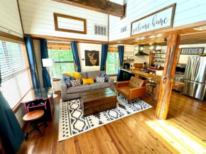 Stayhocha Romantic Couple's Getaway, Daybed swing